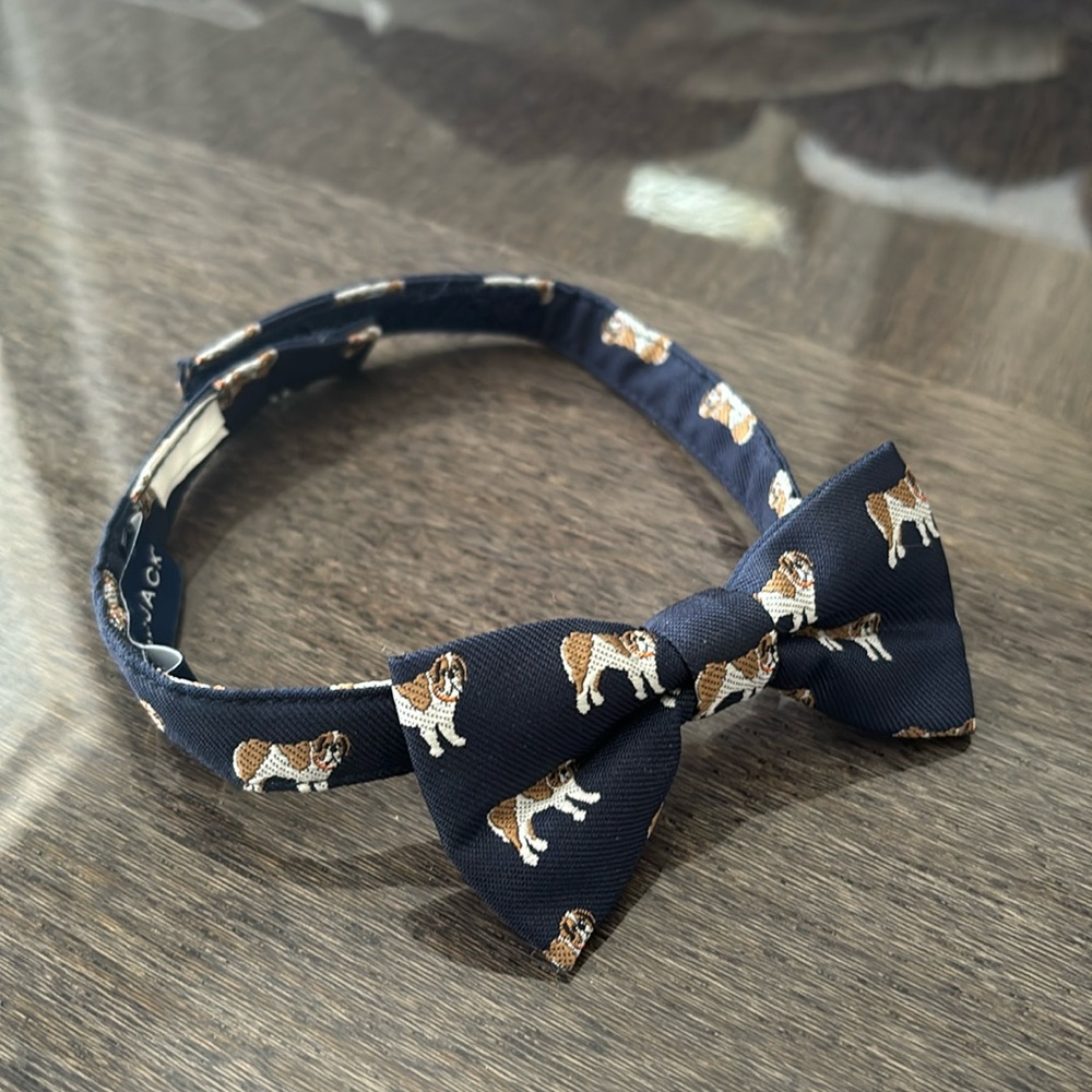 Janie & Jack bow tie- navy w/ dogs